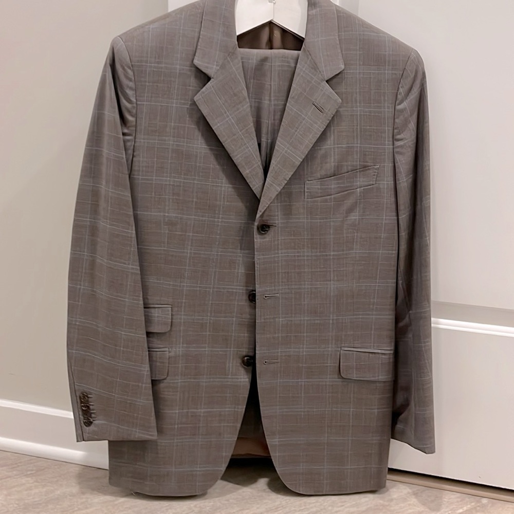 Hermes men’s 3-button, double-vented 40R / 32x32 suit
